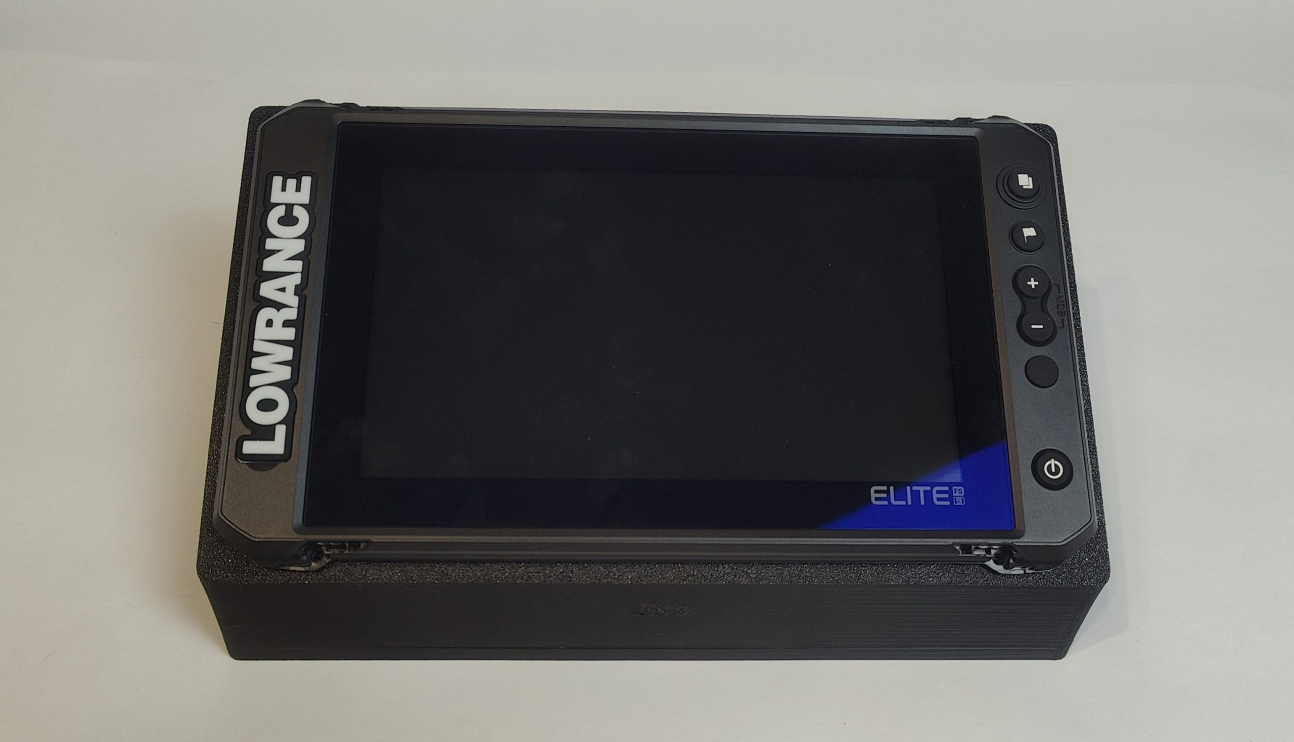 Угловая рамка Lowrance FS 9 предоставляет оптимальные условия для эффективного использования. Это устройство обеспечивает надежную интеграцию и высокую функциональность.